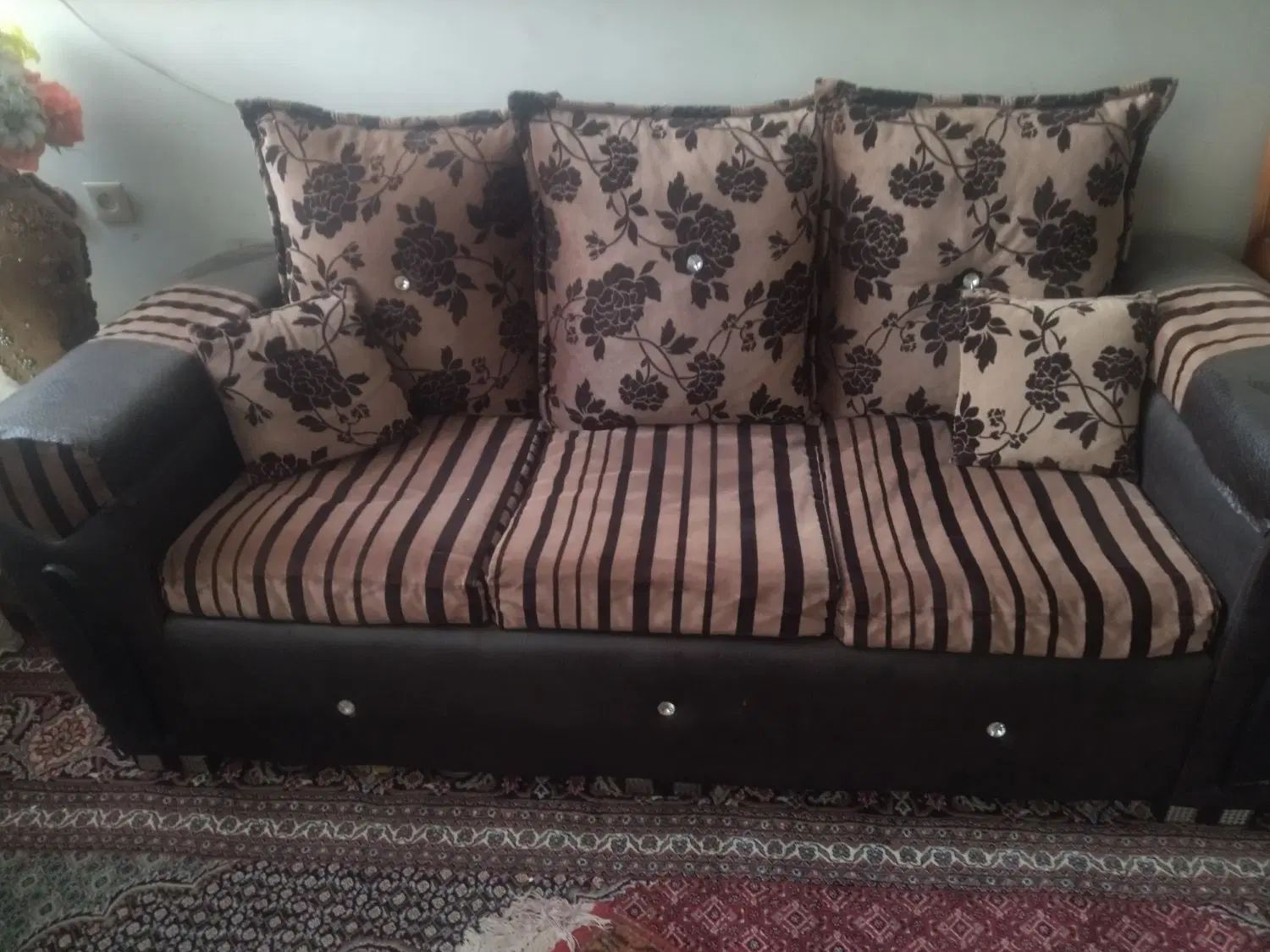 مبل ۷ نفره راحتی|مبلمان خانگی و میز عسلی|اراک, |دیوار