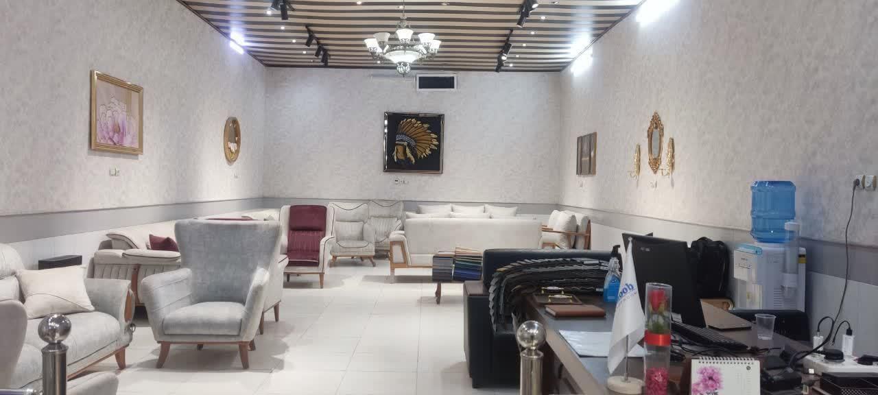 فروش تجاری شیک دو طبقه در بازار مبل کلهری|فروش مغازه و غرفه|قم, کلهری|دیوار