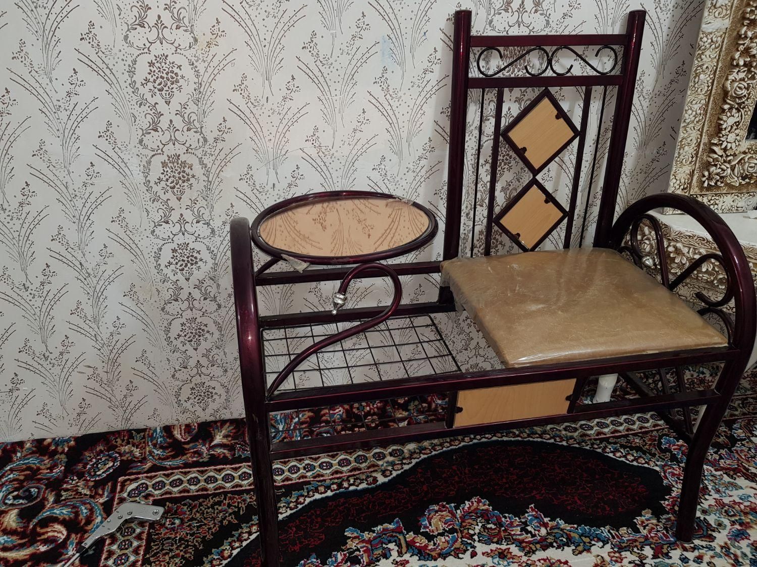 میزتلفن کارکرده ولی سالم سالم|میز تلفن|نورآباد, |دیوار