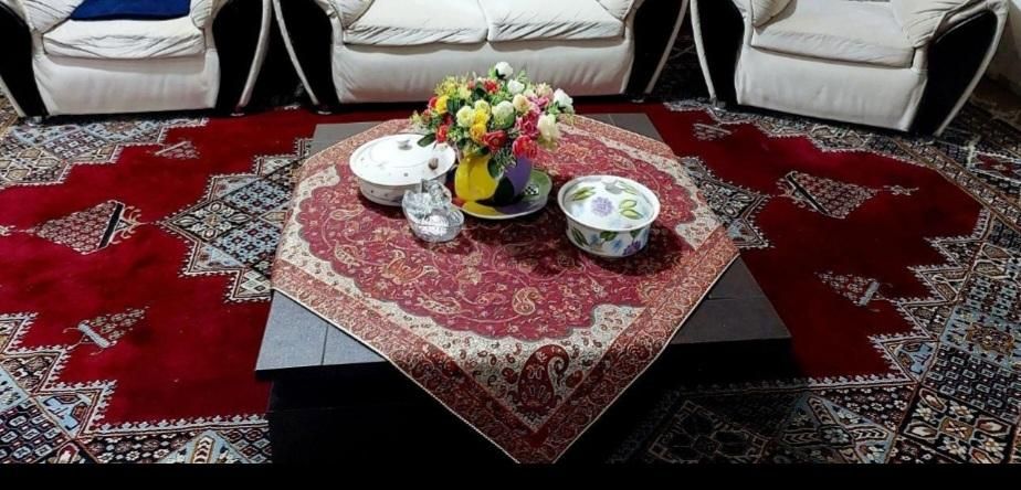 میز و همراه ۴ عدد عسلی|مبلمان خانگی و میز عسلی|بندر گناوه, |دیوار