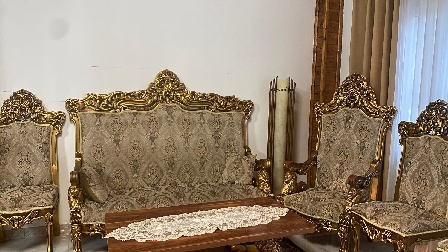 سرویس مبل سلطنتی هشت نفره ومیزغذاخوری هشت نفره|مبلمان خانگی و میز عسلی|نوشهر, |دیوار