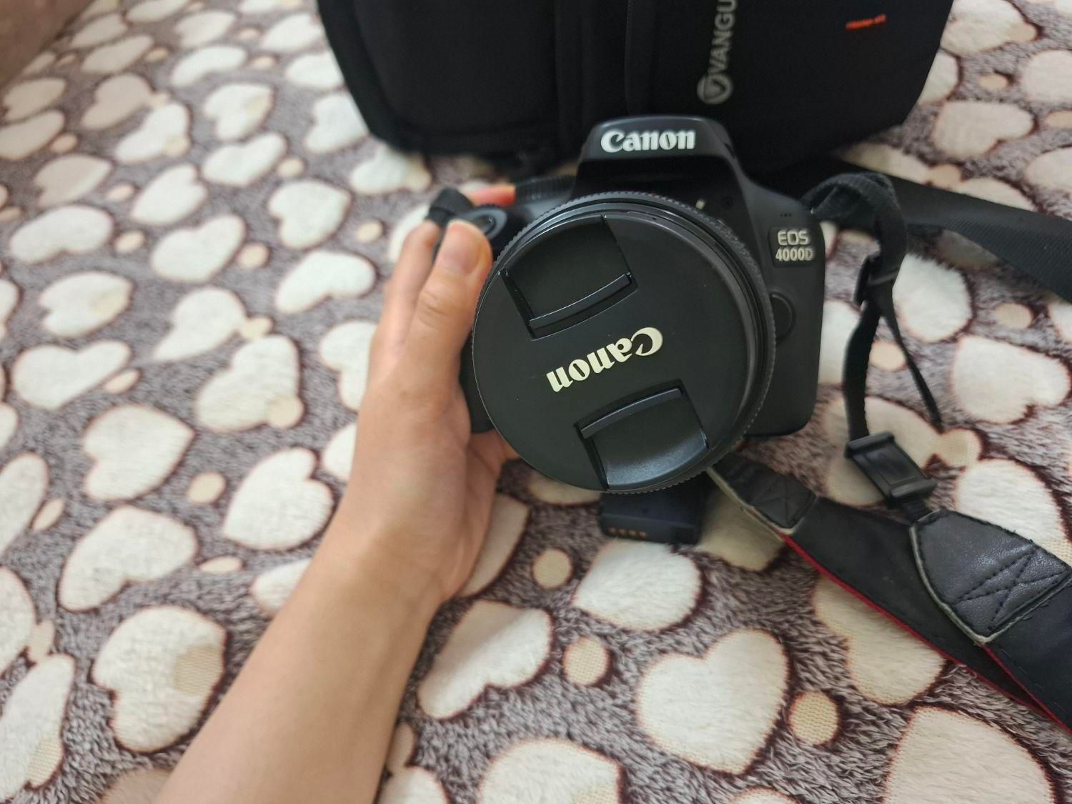 دوربین Canon4000D + لنز 18-55 IS کم‌کارکرد و تمیز|دوربین عکاسی و فیلم‌برداری|تهران, نازی‌آباد|دیوار