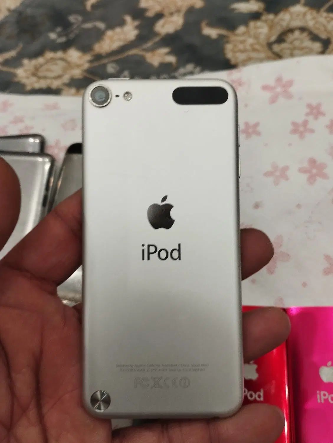 آیپاد کلاسیک و تاج و نانو ۸ گیگ نیاز به باطری iPod|پخش‌کننده همراه|تهران, یافت آباد جنوبی|دیوار