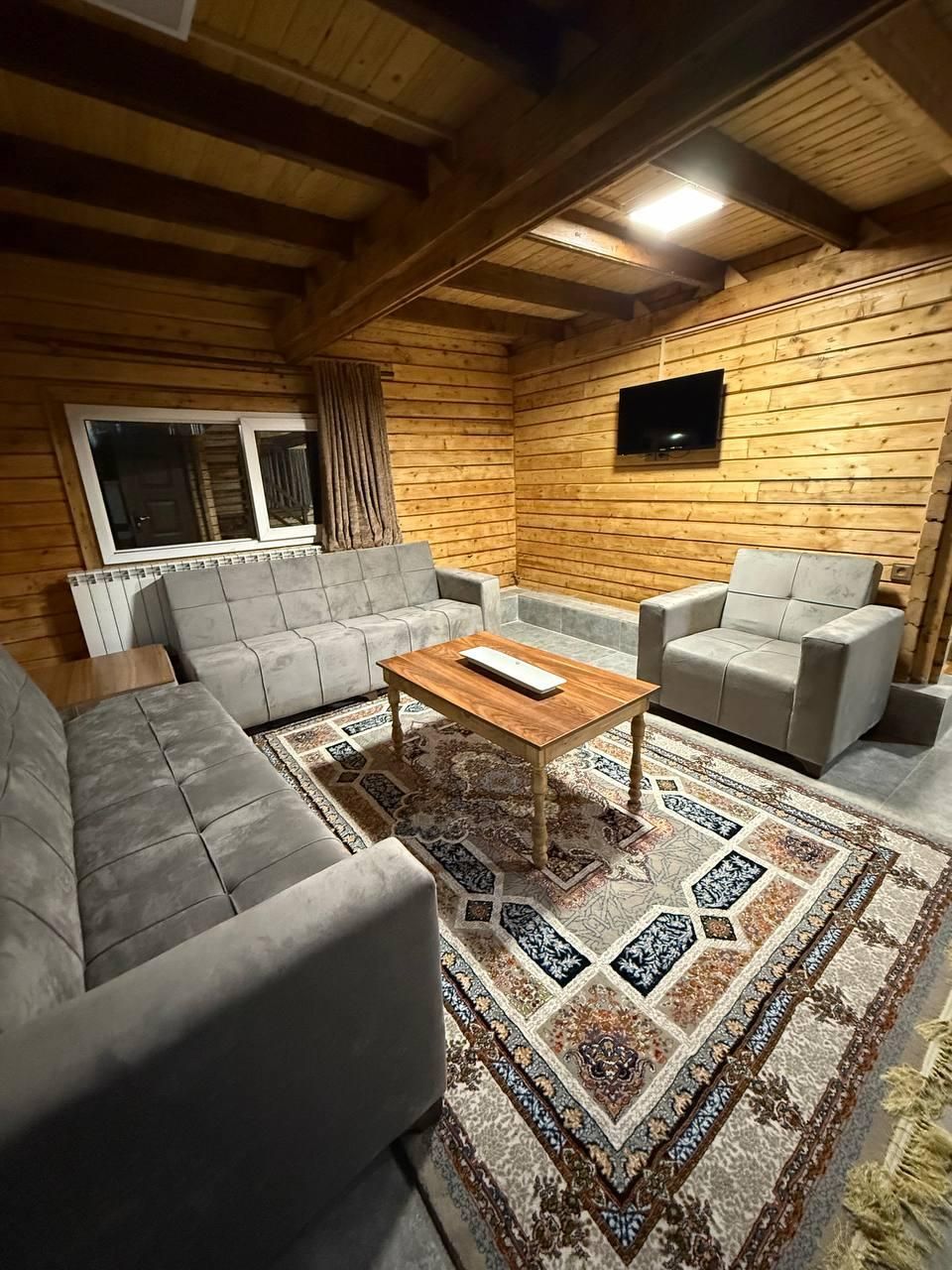 کلبه های چوبی|اجارهٔ کوتاهمدت آپارتمان و سوئیت|بندر انزلی, میان پشته|دیوار