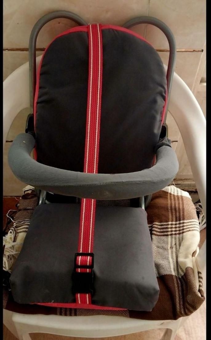 صندلی کودک|تخت و صندلی بچه|بهبهان, |دیوار