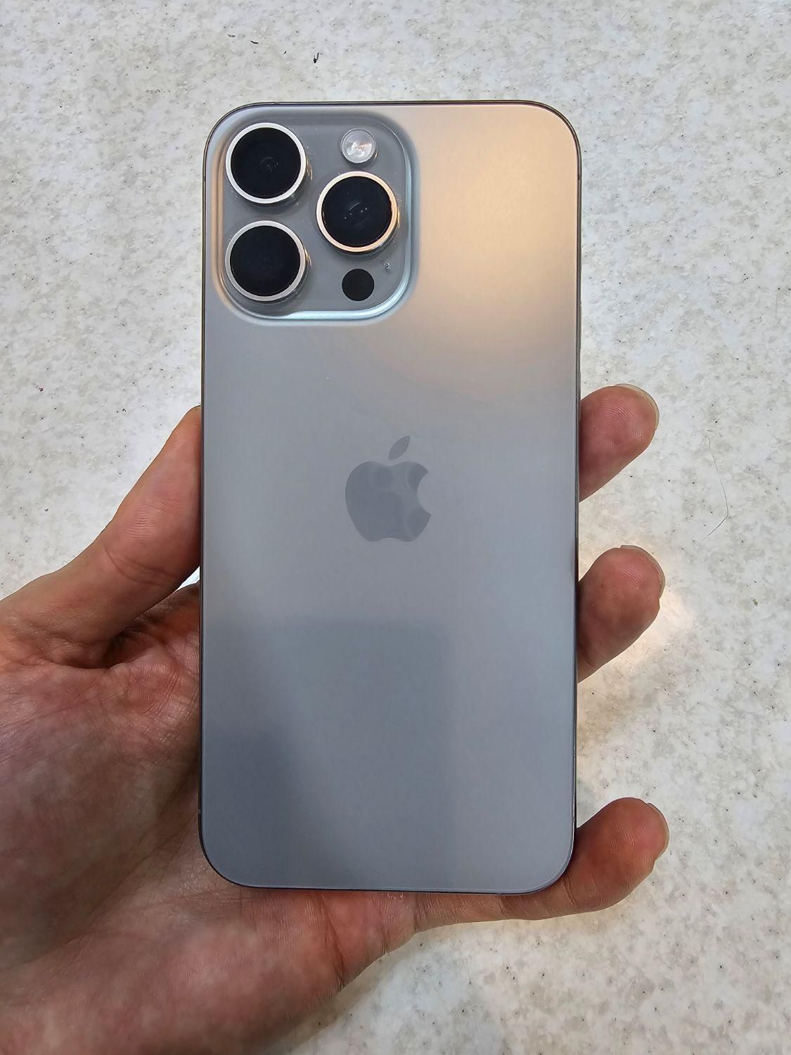 اپل iPhone 15 Pro Max با حافظهٔ ۲۵۶ رجیستر شده|موبایل|مشهد, سناباد|دیوار