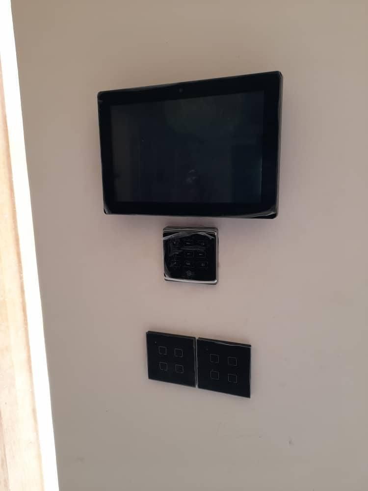 هوشمندسازی روشنایی، کلیدهای لمسی شیشه ای|مصالح و تجهیزات ساختمان|کرج, شهرک اوج|دیوار