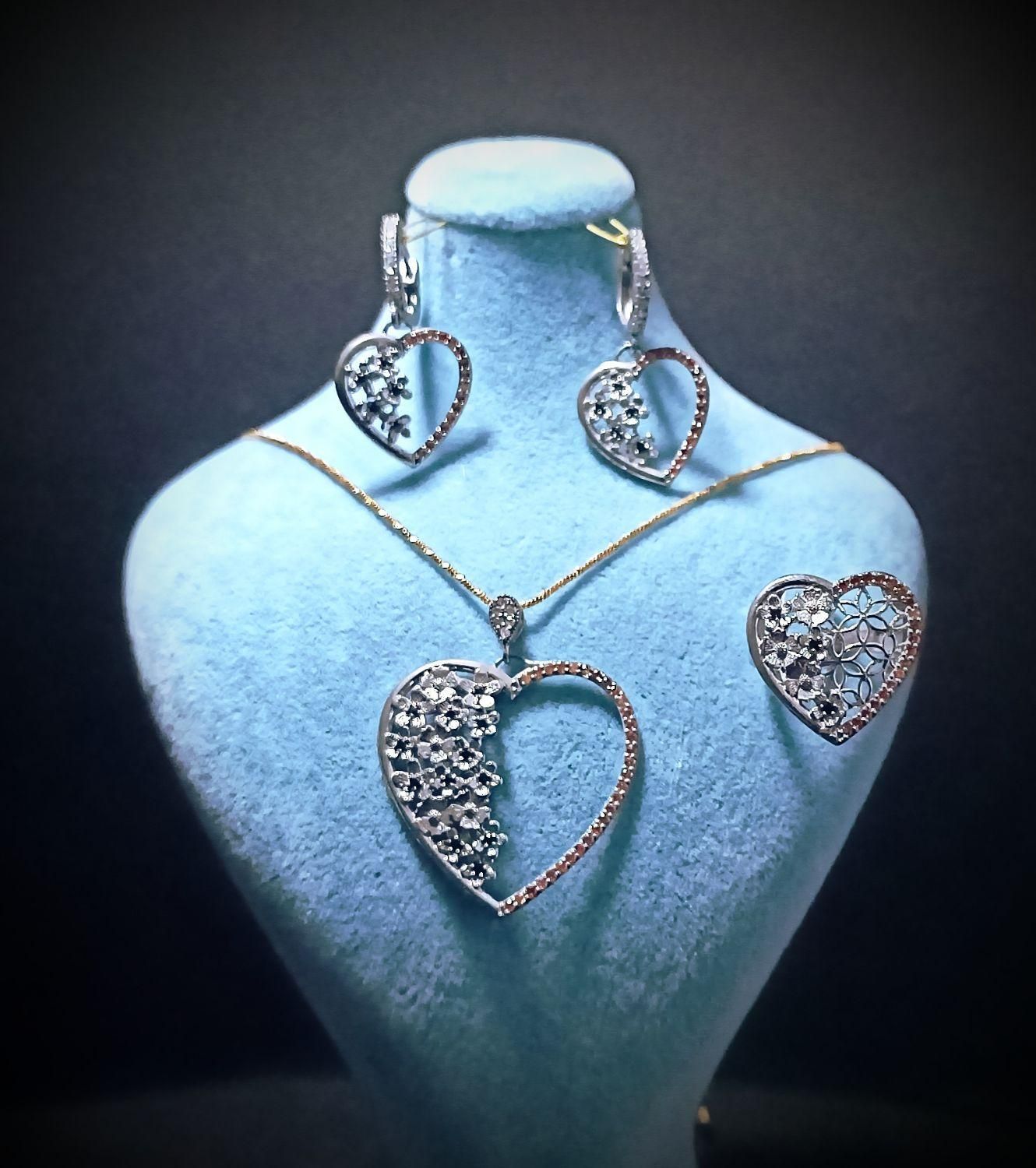 نیم ست و مدال نقره|جواهرات|سهند, |دیوار