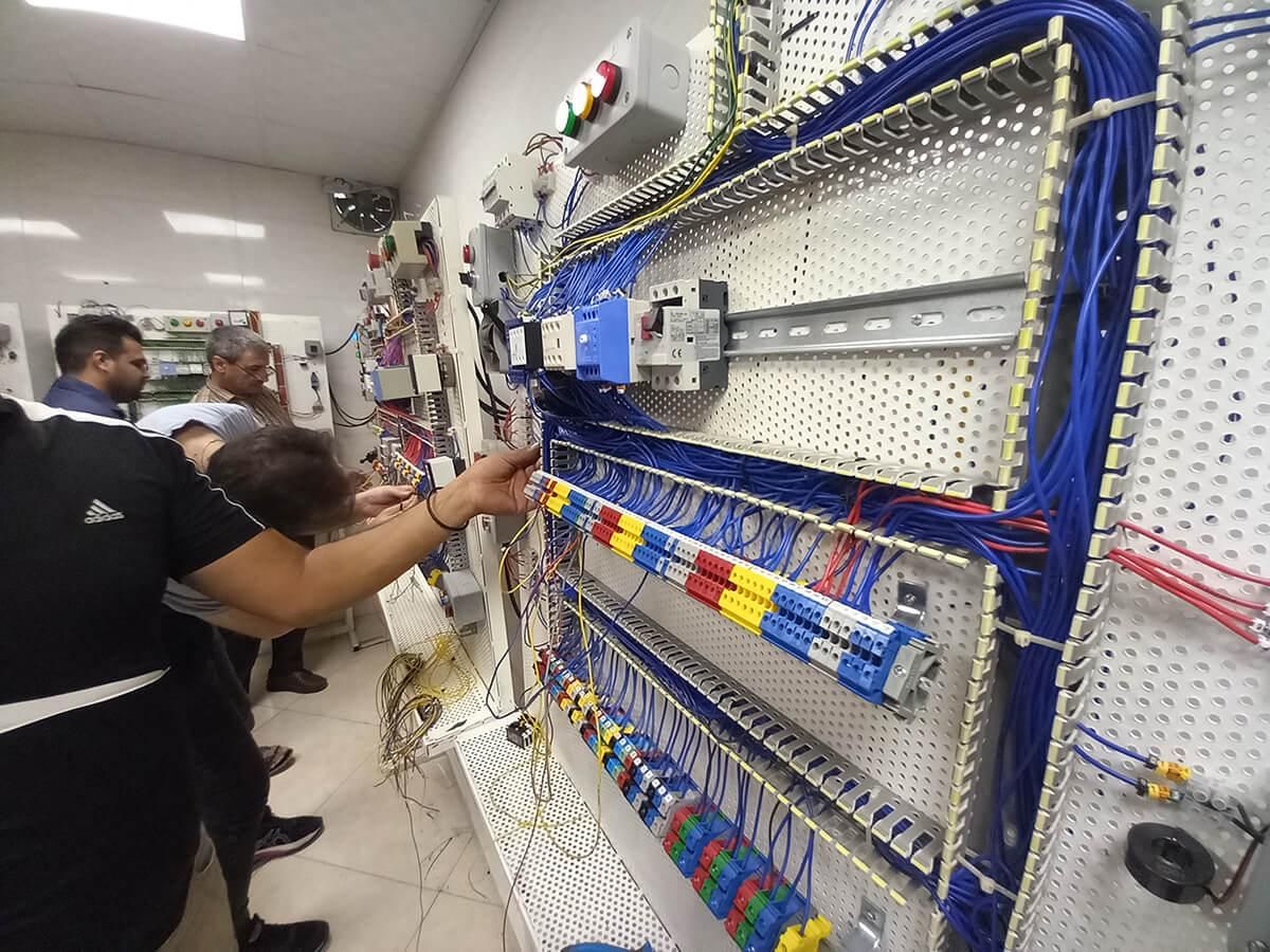 آموزش برق صنعتی plc ،برد ،مدرک‌قابل استعلام|خدمات آموزشی|اهواز, کوی پیروزی|دیوار