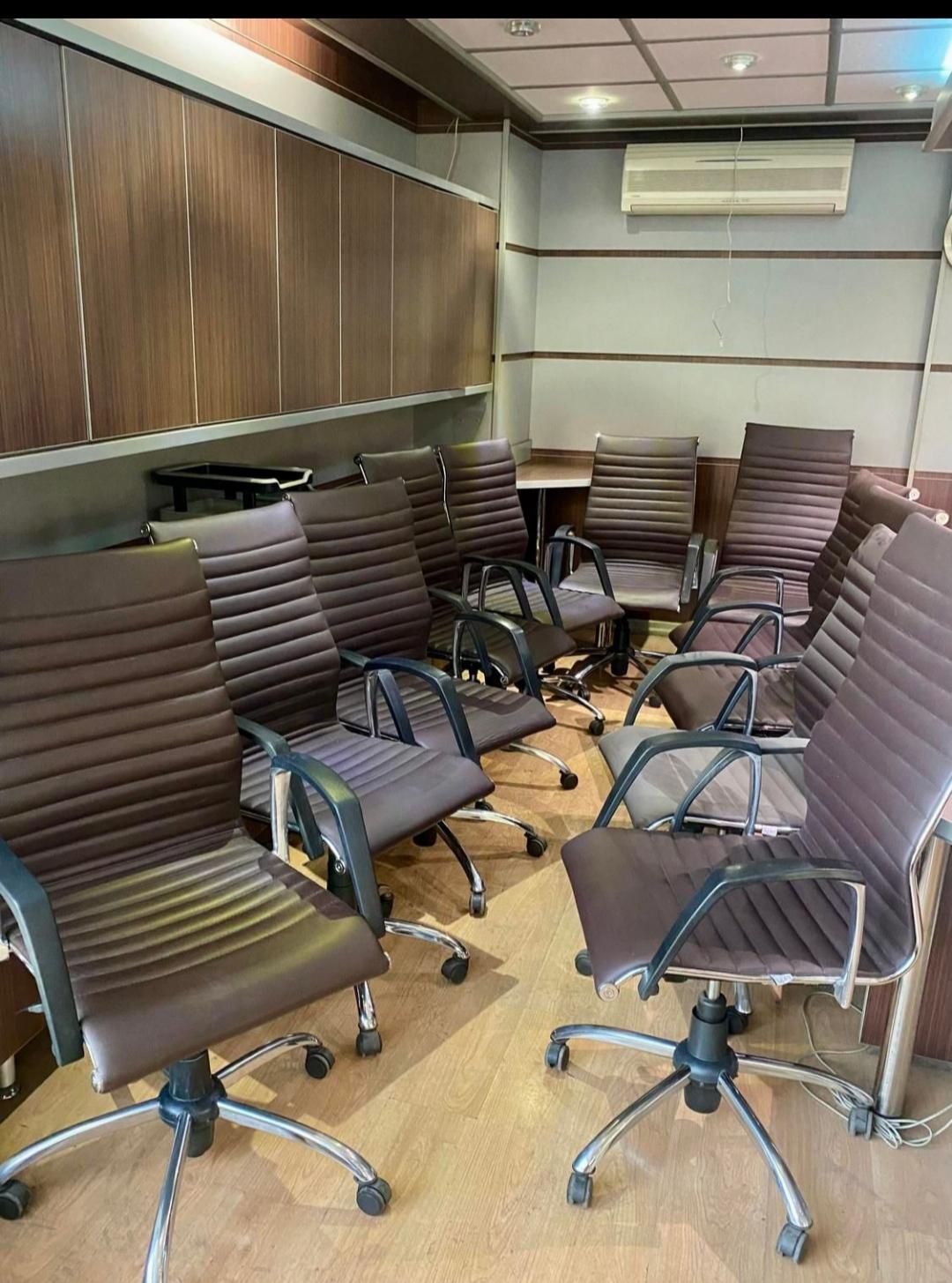 صندلی اداری مارک لیو|مبلمان اداری|مشهد, طلاب|دیوار