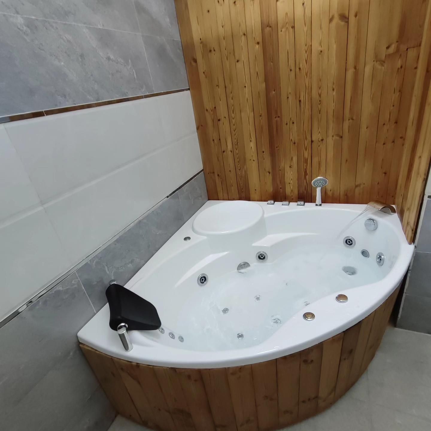 وان جکوزی حمام گوشه 140*140|لوازم حمام|مشکین‌دشت, |دیوار