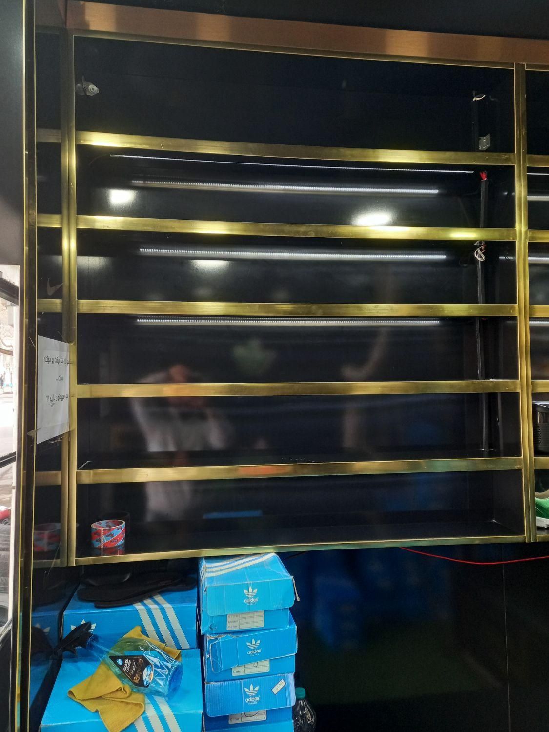 دکور کتونی،لباس،لوازم جانبی موبایل،|فروشگاه و مغازه|اراک, |دیوار