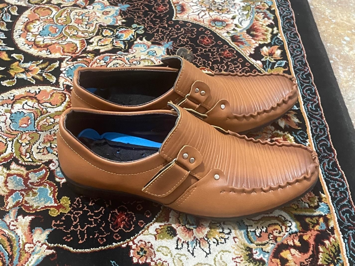 کفش کالج|کیف، کفش، کمربند|شیراز, آبیاری|دیوار