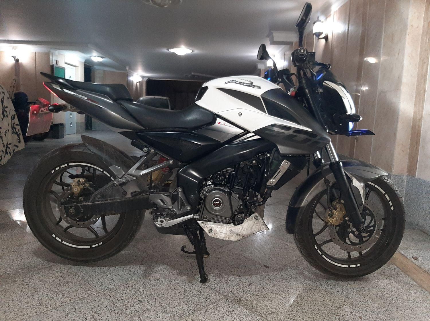NS 200 مدل 97|موتورسیکلت|تهران, مینا|دیوار