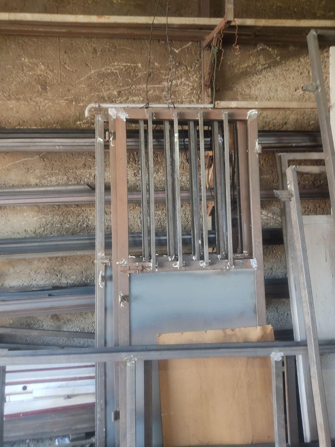 ضایعات درب و پنجره ساخت درب پنجره دست دونصب ایرانت|مصالح و تجهیزات ساختمان|زنجان, |دیوار