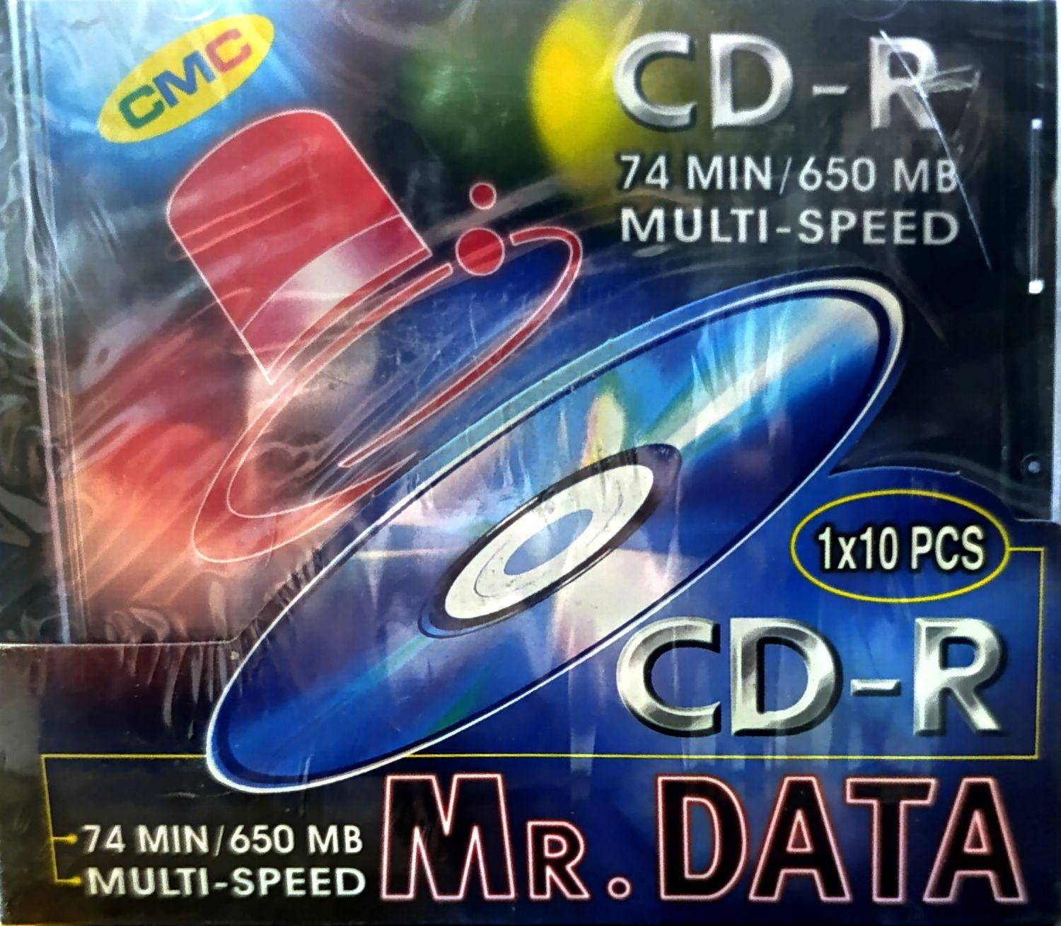 تعدادی سی دی  و فلاپی با قاب وکابل برق    وفن|قطعات و لوازم جانبی رایانه|ملایر, |دیوار