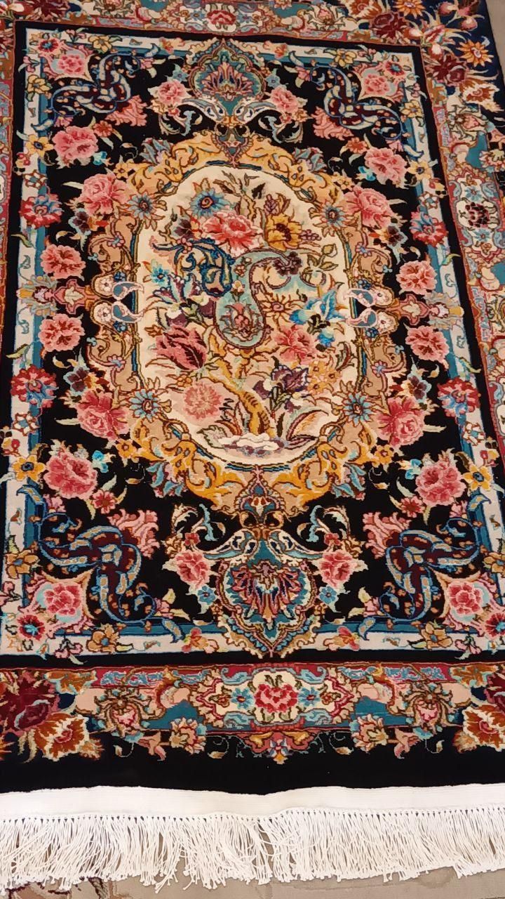 قالیچه گل ابریشم|فرش|شیراز, گلدشت معالی‌آباد|دیوار