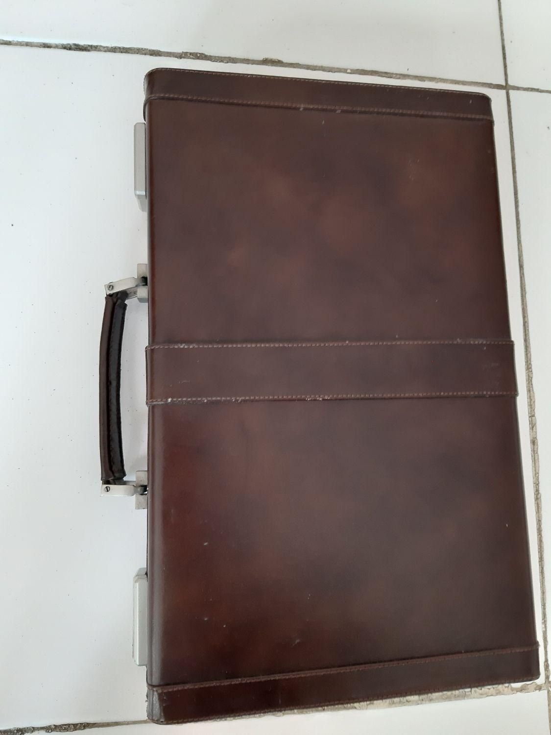 تخته کیف نرد چرم قفل رمز دار|کیف، کفش، کمربند|محمدشهر, همایون ویلا|دیوار