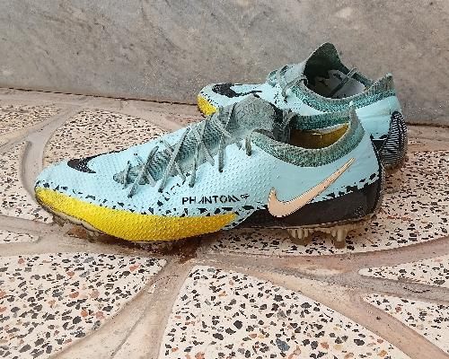 کفش فوتبال|کیف، کفش، کمربند|کوهدشت, |دیوار