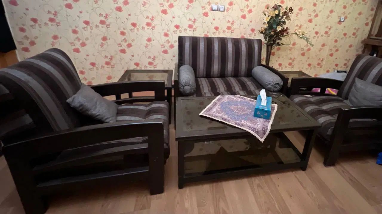 مبلمان نیم ست چهار نفره با ۳ میز|مبلمان خانگی و میز عسلی|اصفهان, گلزار|دیوار