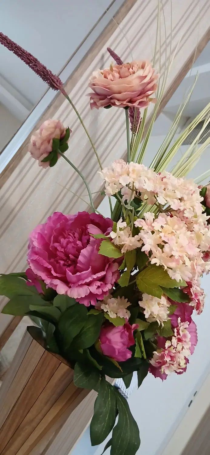 ۸ شاخه گل تزئینی کنارسالنی|گل مصنوعی|کرج, مارلیک|دیوار
