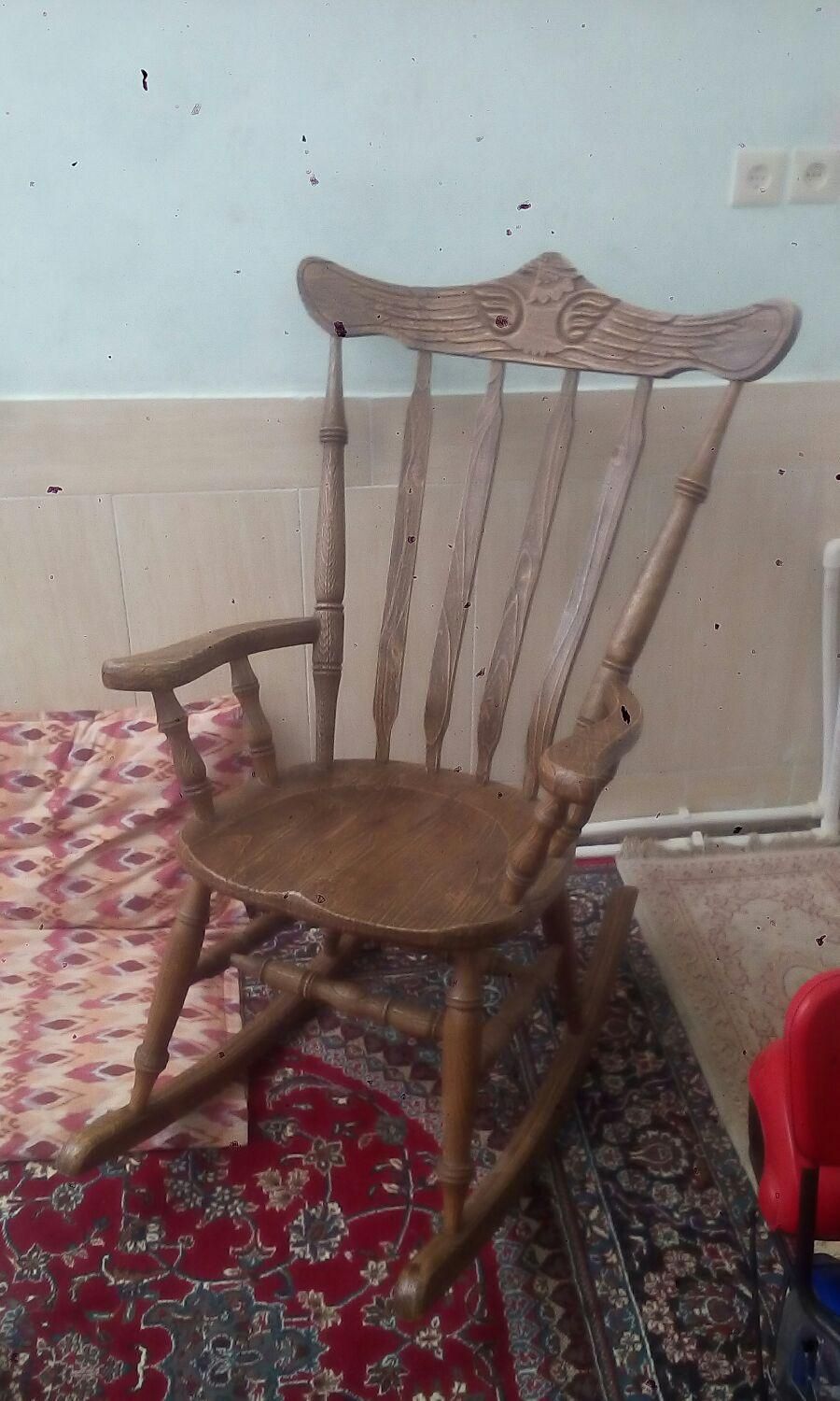 صندلی چوبی متحرک|صندلی و نیمکت|اصفهان, باغ دریاچه|دیوار
