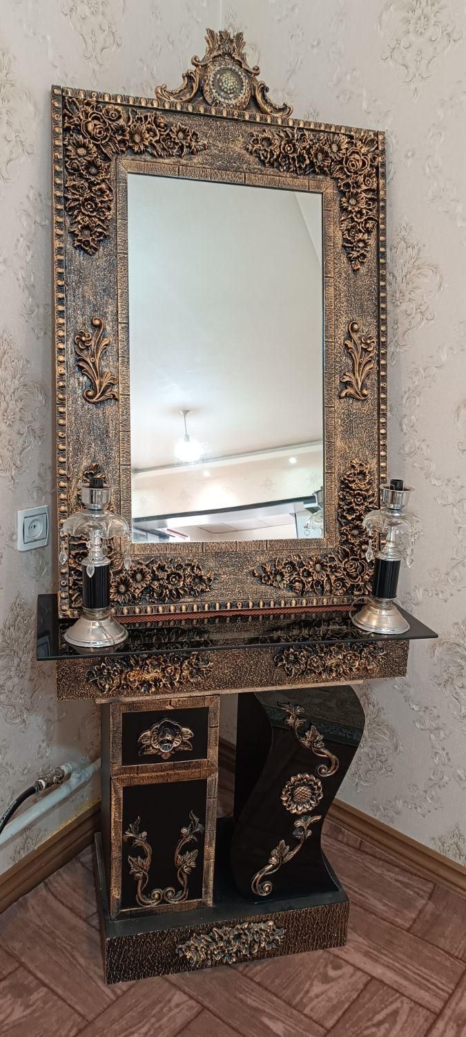 کنسول آیینه و شمعدان.|بوفه، ویترین، کنسول|نیر (اردبیل), |دیوار
