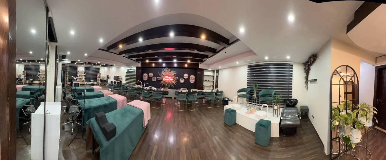 ناخنکار و مژه کار|استخدام درمانی، زیبایی، بهداشتی|تهران, تهرانپارس غربی|دیوار