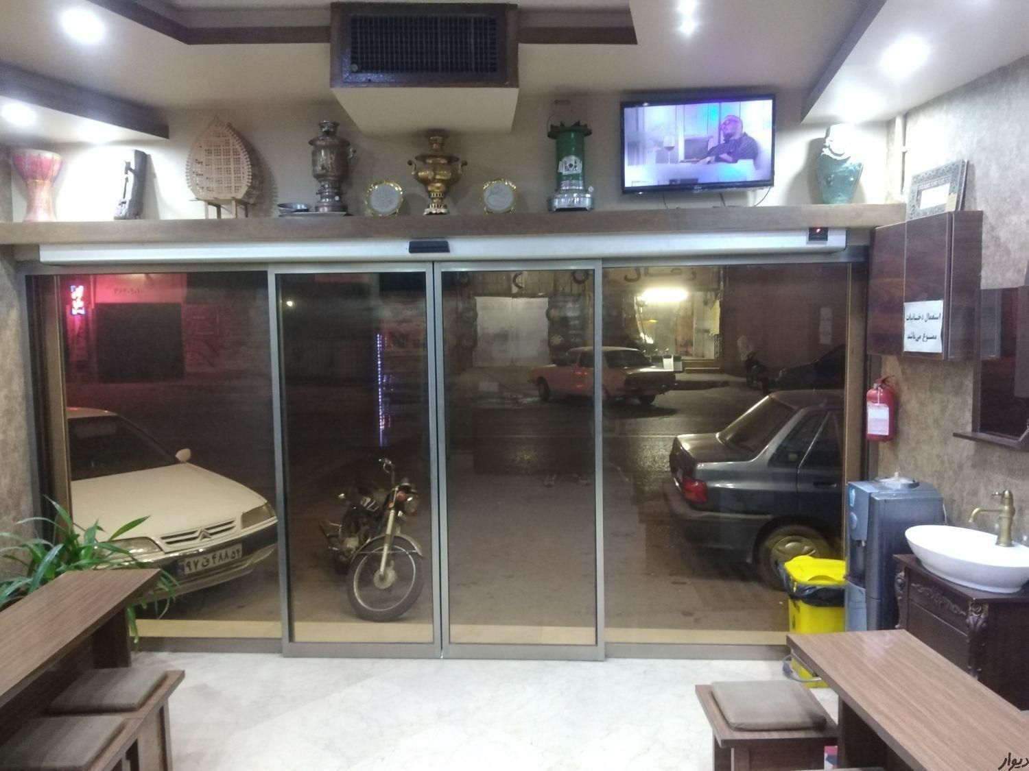 درب اتوماتیک شیشه ای شیشه سکوریت دستی کرکره برقی|خدمات پیشه و مهارت|یزد, |دیوار