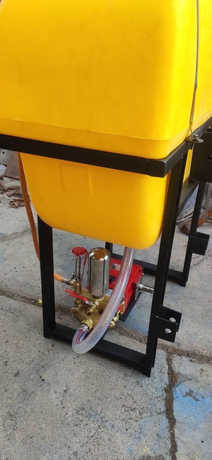 سمپاش ۴۰۰ و ۶۰۰ لیتری تراکتور|ماشینآلات صنعتی|فسا, |دیوار