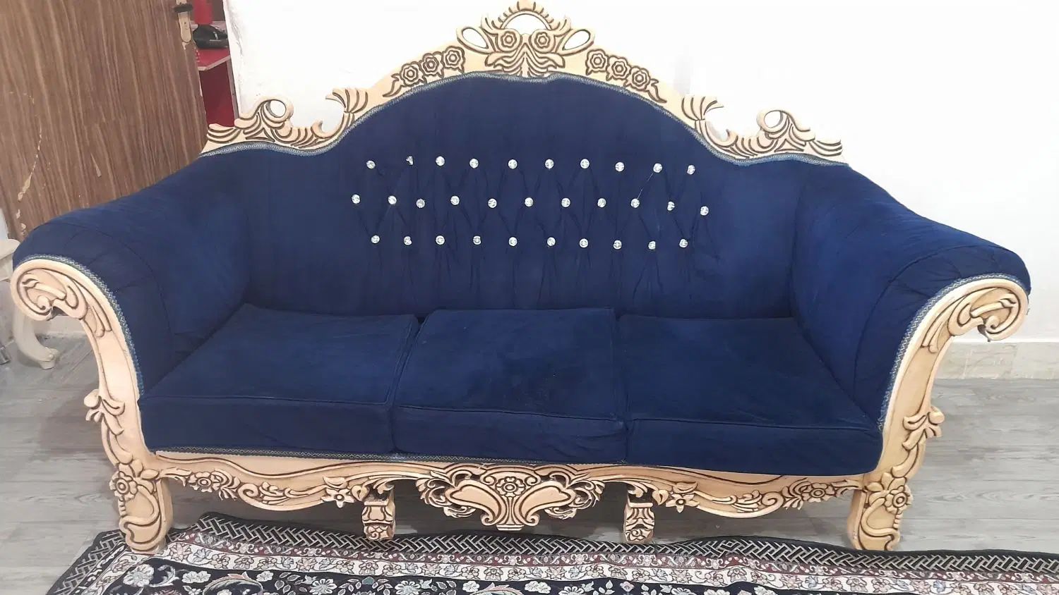 فروش مبل ۹ نفره به همراه ۲ تا میز عسلی|مبلمان خانگی و میز عسلی|رشت, آب و برق|دیوار