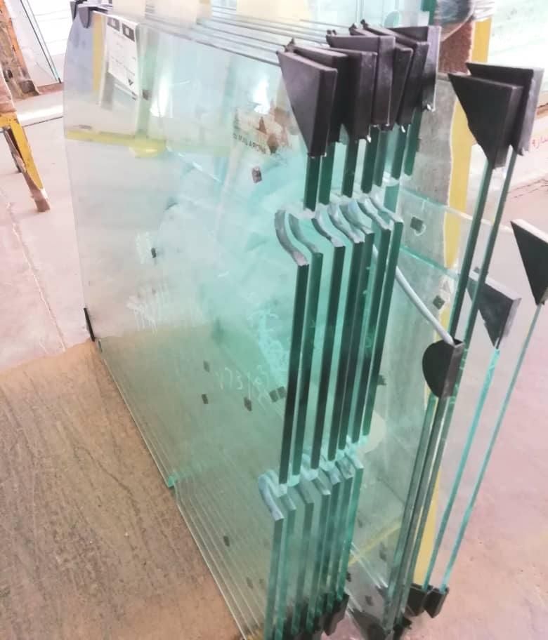 اولین کارخانه تولیدشیشه سکوریت،لمینت،ضدگلوله استان|خدمات پیشه و مهارت|اردبیل, |دیوار