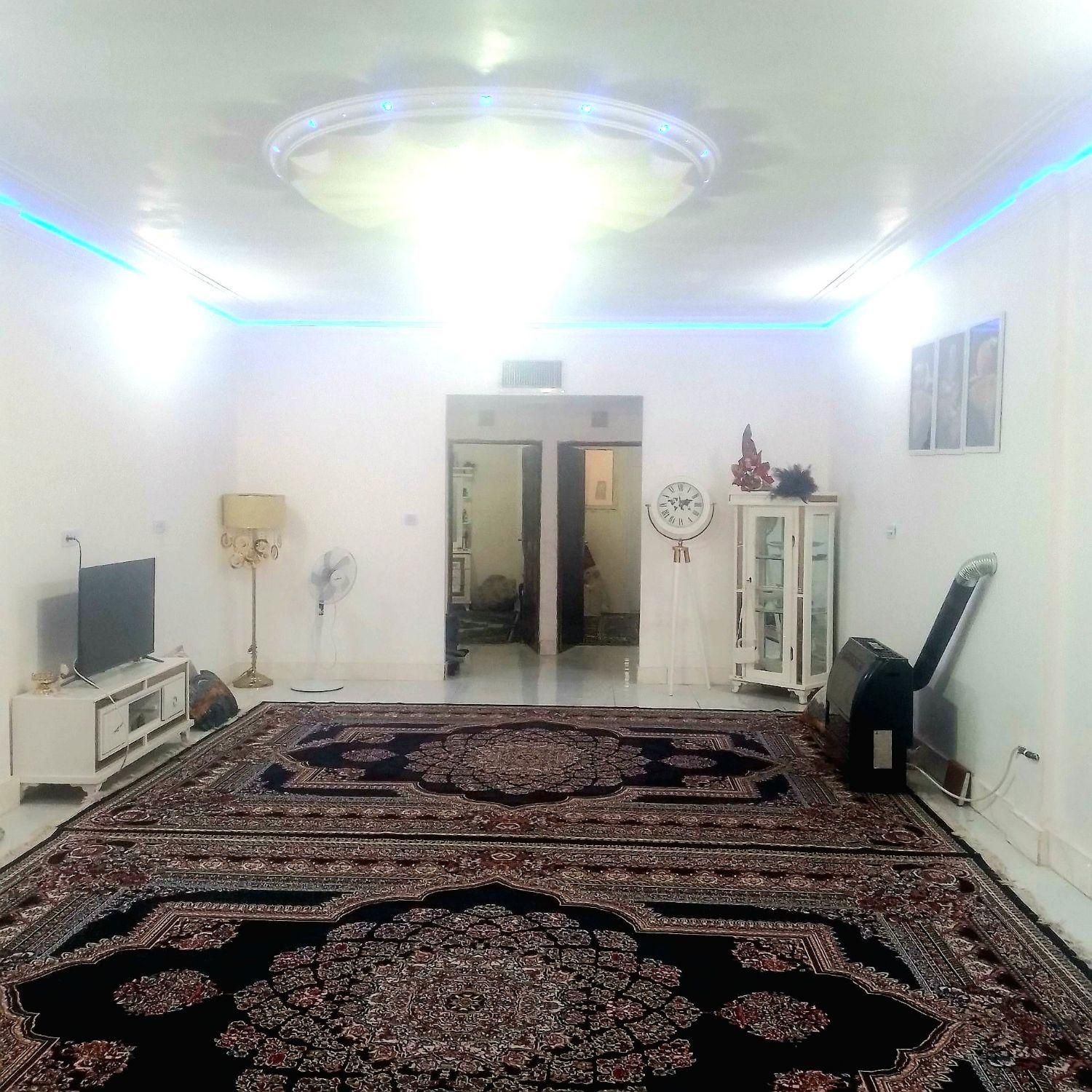 واحد ۱۰۰متری دو خواب کف سرامیک کابینت ام دی اف|فروش آپارتمان|مشهد, دوست آباد|دیوار