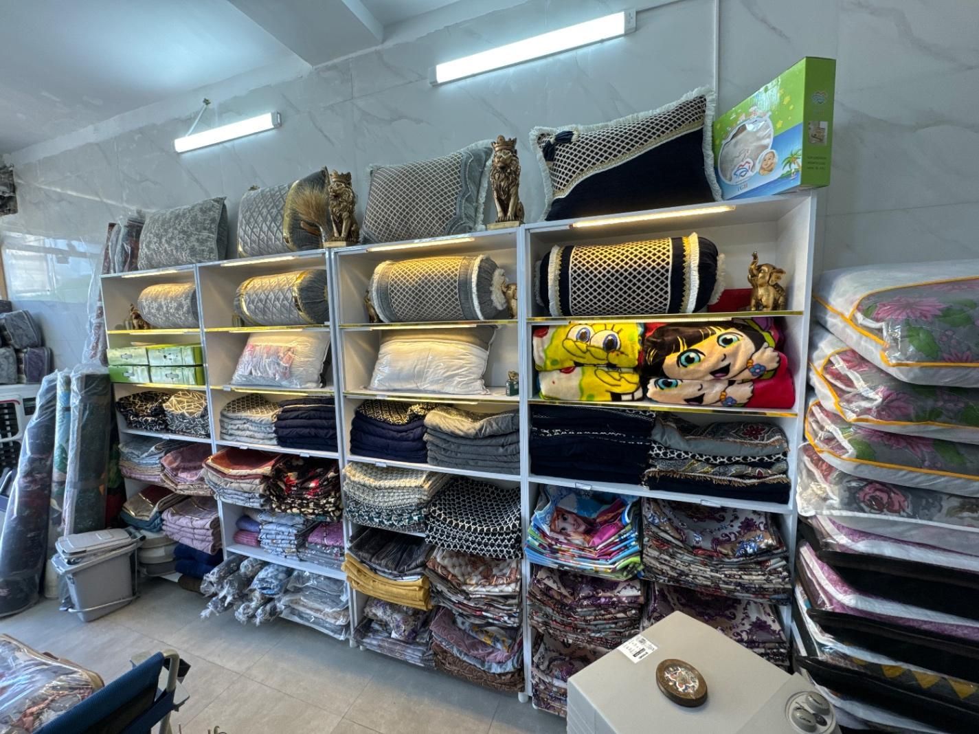 پتو بالشت تشک|رختخواب، بالش، پتو|صدرا-فارس, فاز ۲|دیوار