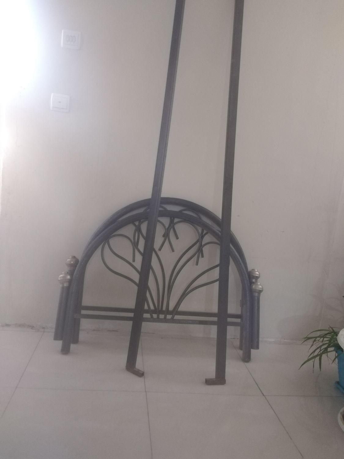 تخت فرفورژه|تخت و سرویس خواب|چناران, |دیوار
