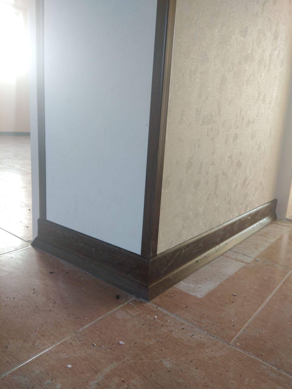 نصب قرنیز ، نبشی ، تسمه pvc ، کاشی بین کابینت|خدمات پیشه و مهارت|یزد, |دیوار