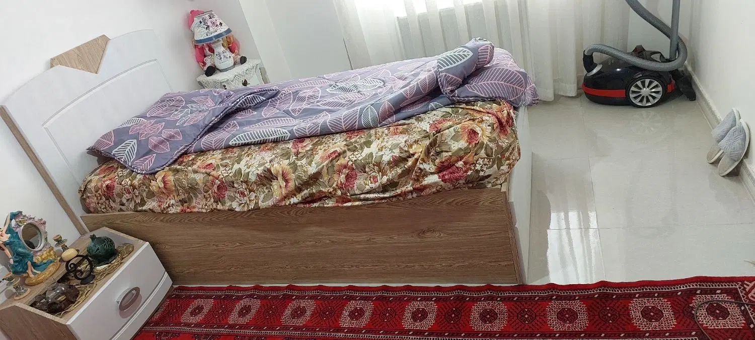 تخت و پاتختی با خوشخواب و چوب نراد دستی ساز|تخت و سرویس خواب|رشت, پل تالشان|دیوار