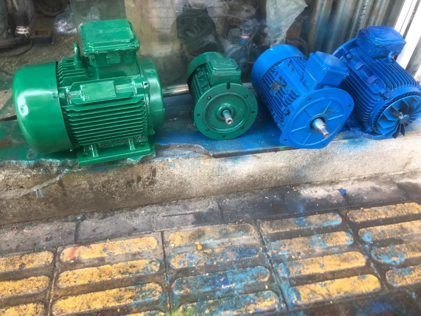 تعمیر و سیم پیچی مهندس تبریزی|خدمات پیشه و مهارت|ارومیه, |دیوار