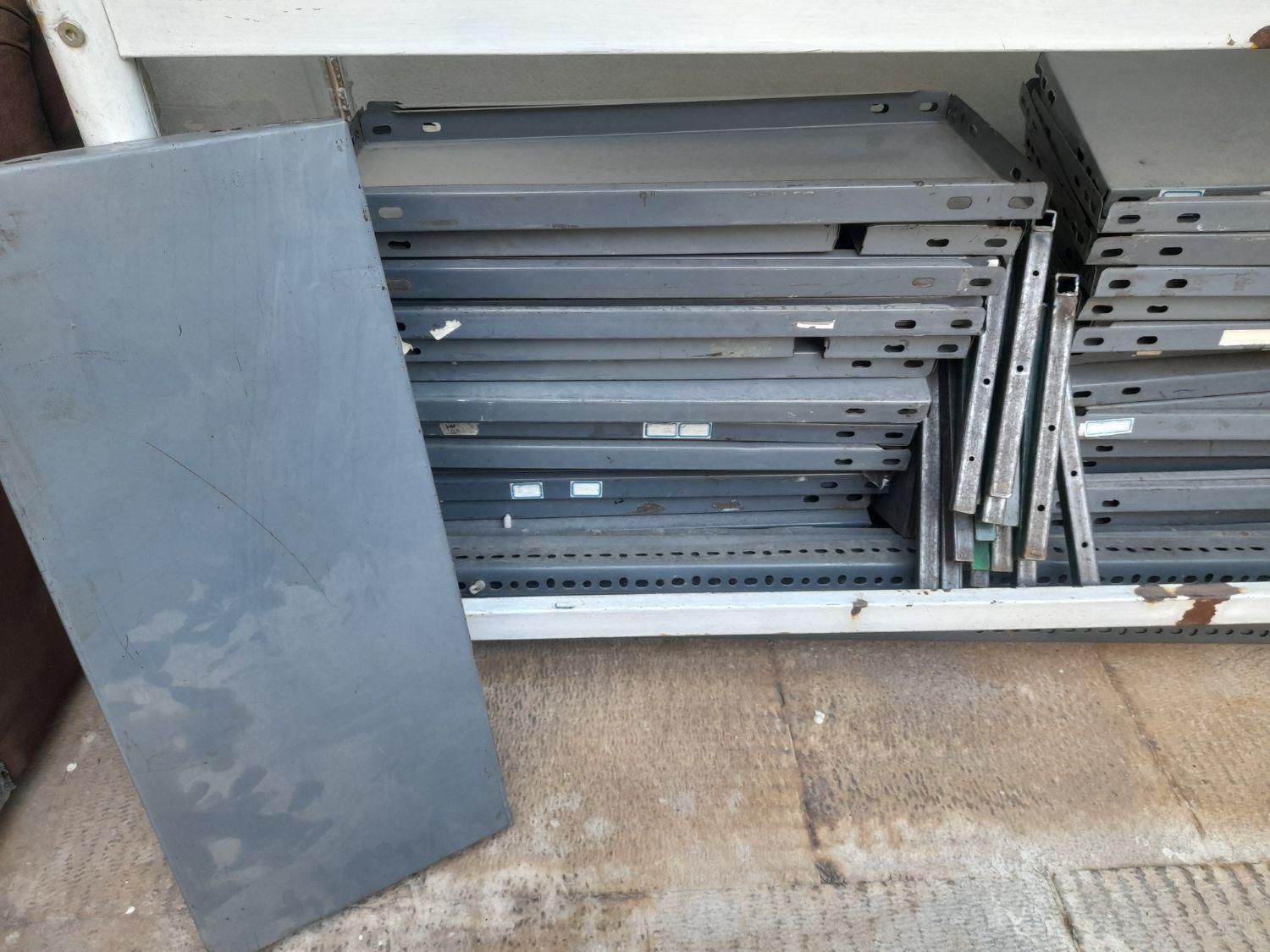 قفسه و ال آهنی و ویترین|کتابخانه، شلف، قفسههای دیواری|نقده, |دیوار