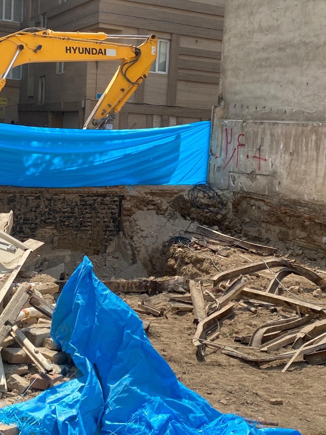 نگهبان کارگاه ساختمانی فقط و فقط اتباع افغان باشد|استخدام سرایداری و نظافت|تهران, امیر بهادر|دیوار
