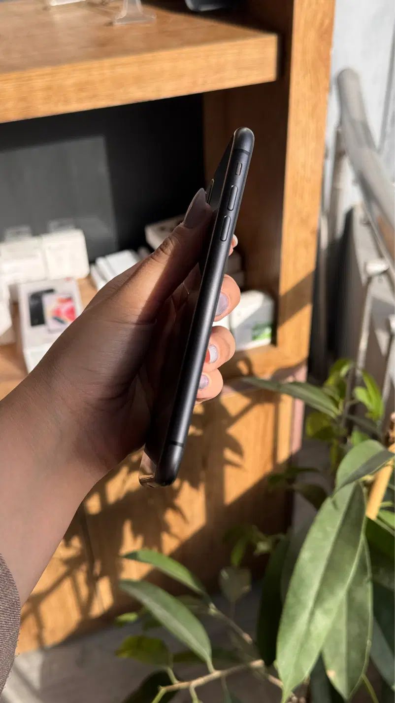 اپل iPhone 11 با حافظهٔ ۱۲۸ گیگابایت|موبایل|مشهد, احمدآباد|دیوار