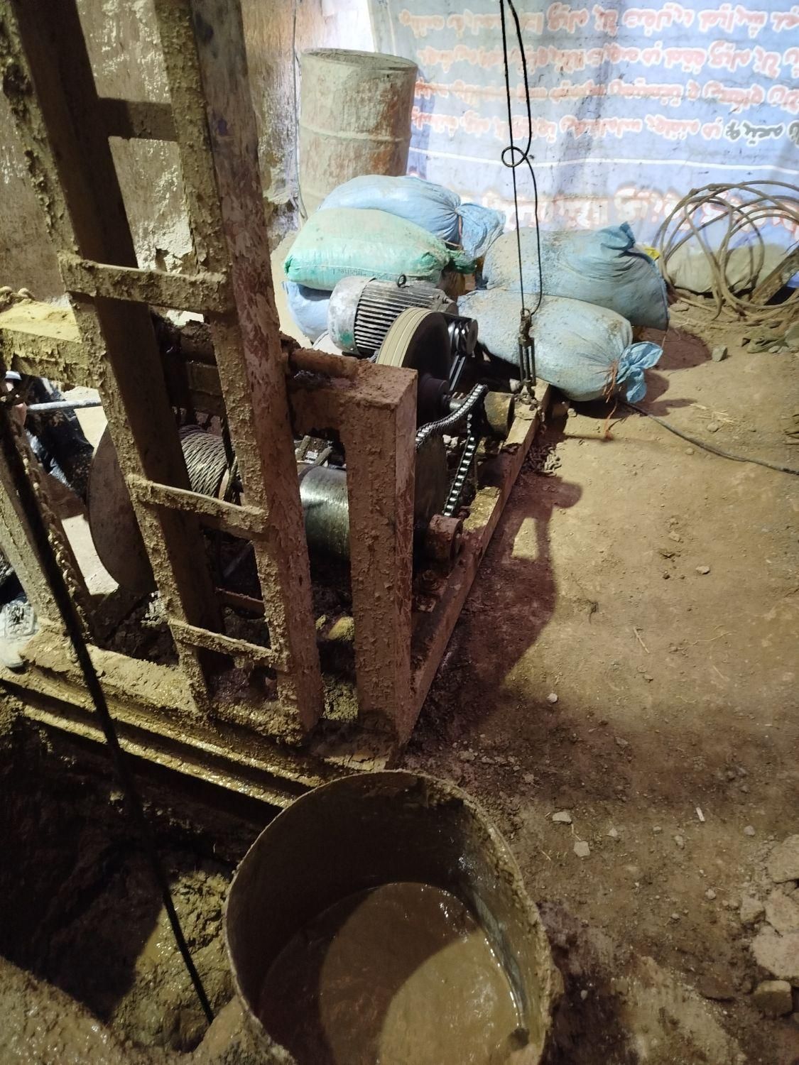 حفاری چاه آب و لایروبی و تمیزکاری چاه|خدمات پیشه و مهارت|خرم‌آباد, |دیوار