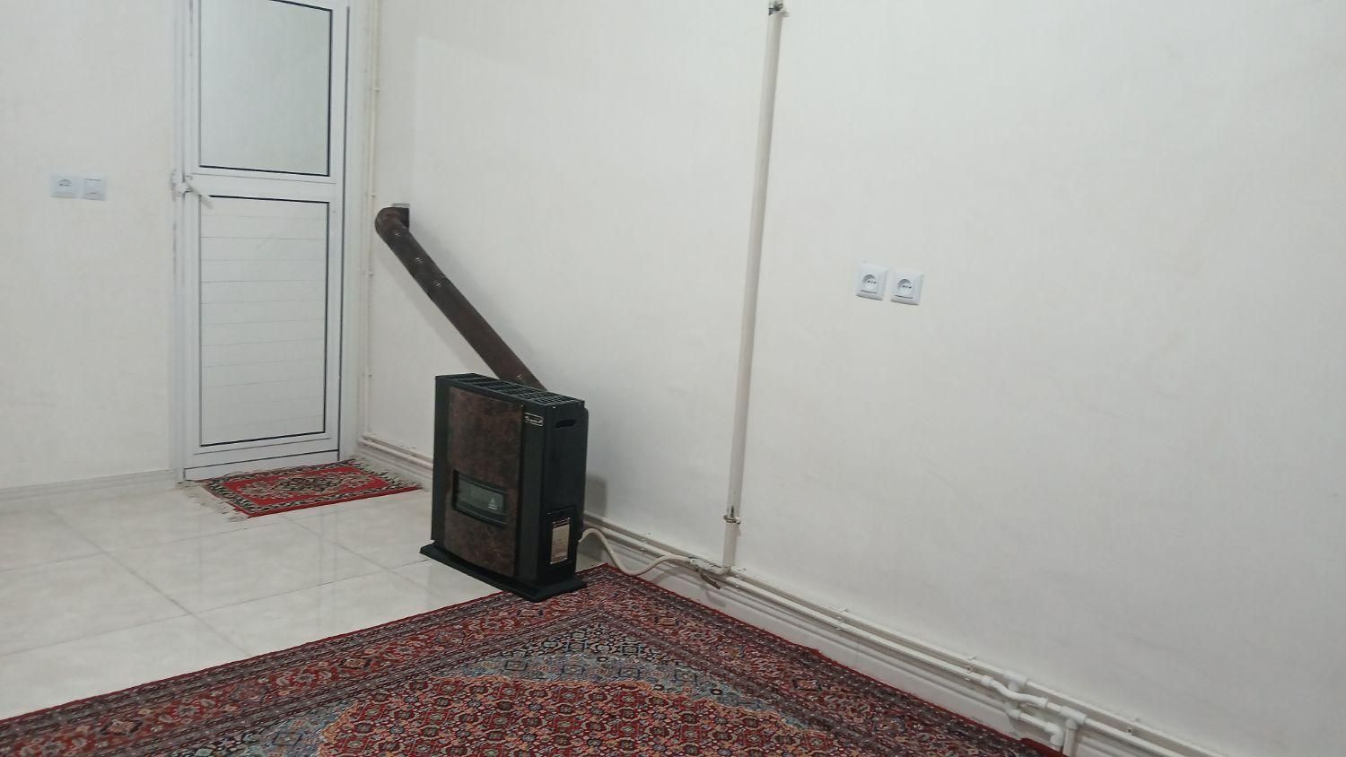 ساختمان ویلایی نزدیک به آثار تاریخی هخامنشیان|اجارهٔ کوتاه‌مدت آپارتمان و سوئیت|بیستون, |دیوار