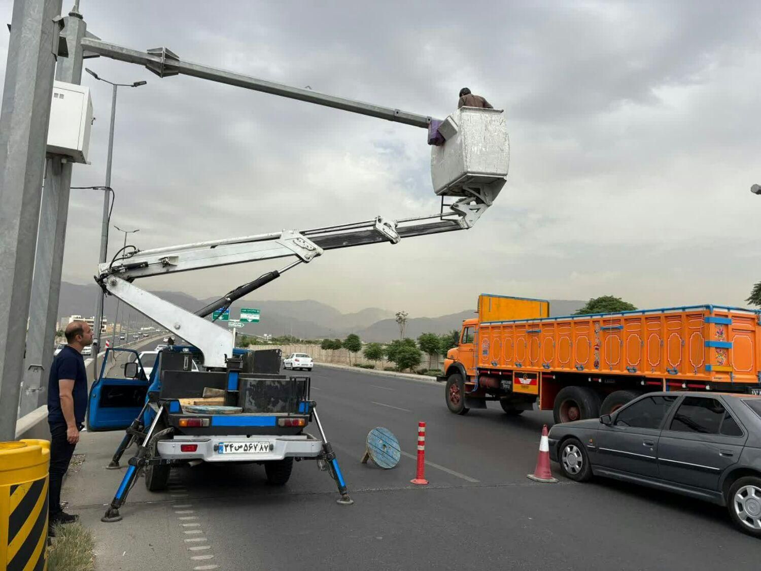 اجاره بالابر نیسان جرثقیل سبد دار بالابر نفر بر|خدمات حمل و نقل|گرمدره, |دیوار