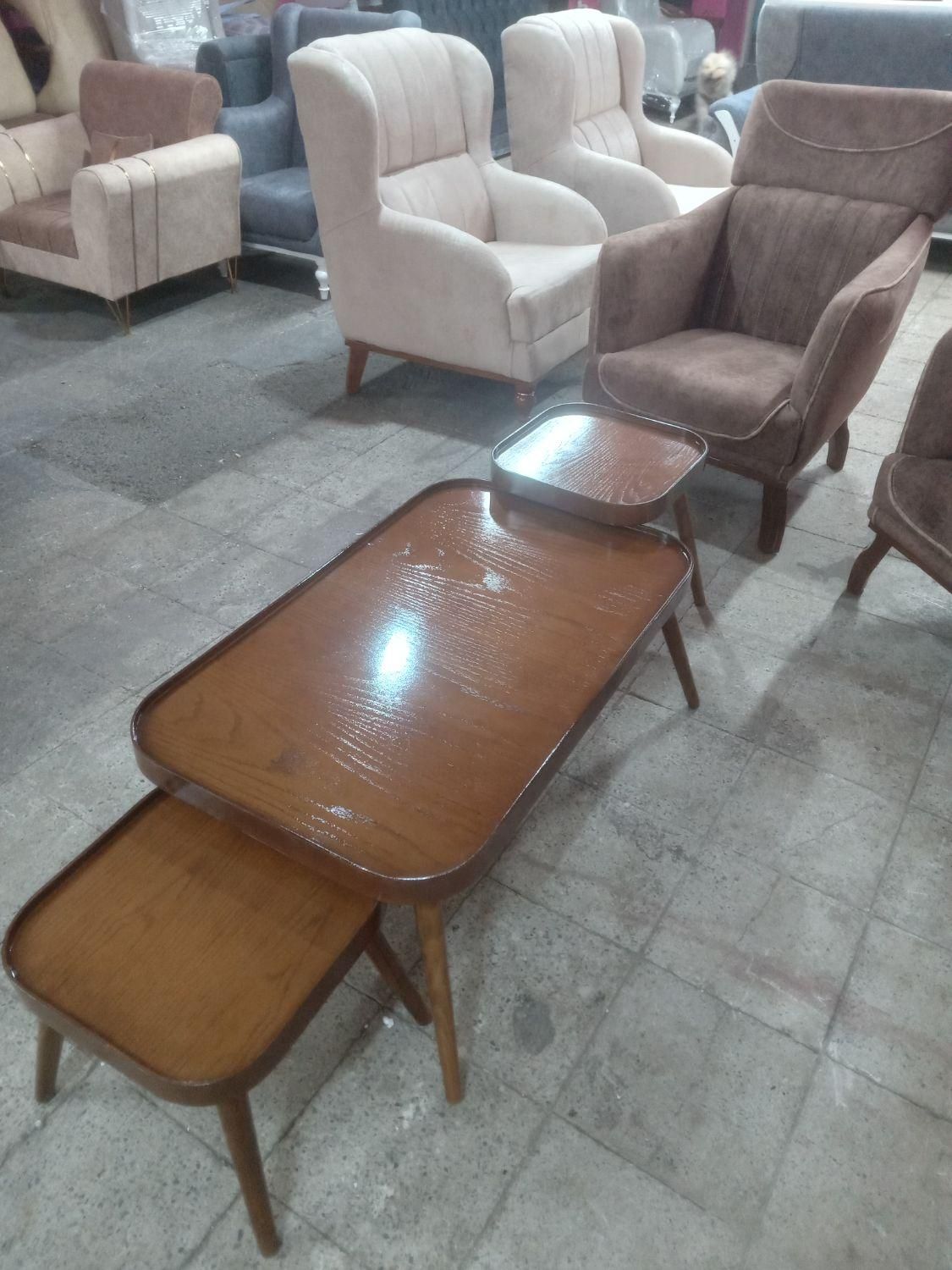 میز عسلی جلومبلی چوبی رنگی فندقی|مبلمان خانگی و میز عسلی|تهران, شهرک ولیعصر جنوبی|دیوار