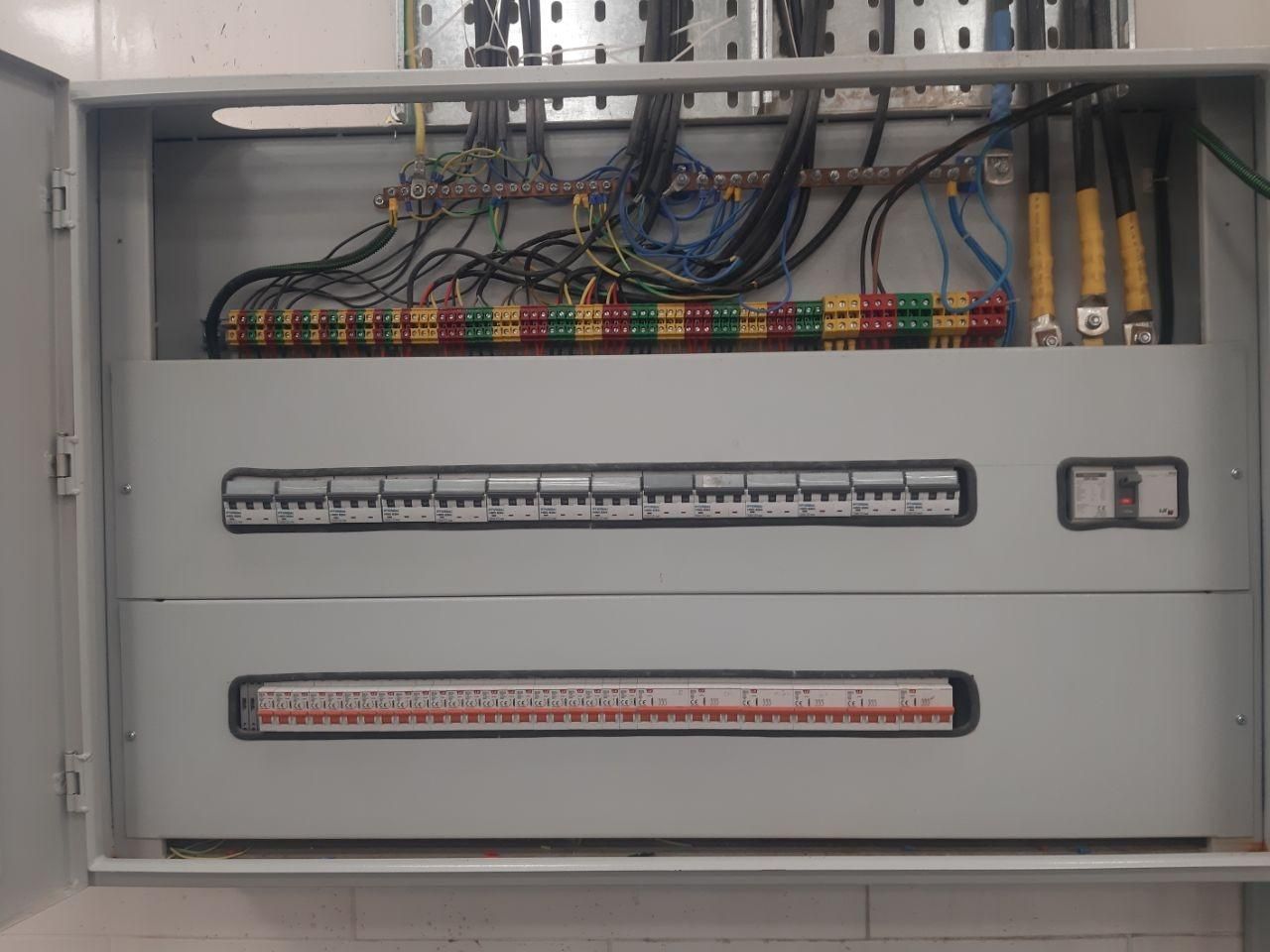 مهندس و برقکار صنعتی|خدمات پیشه و مهارت|قم, شهرک توانیر|دیوار