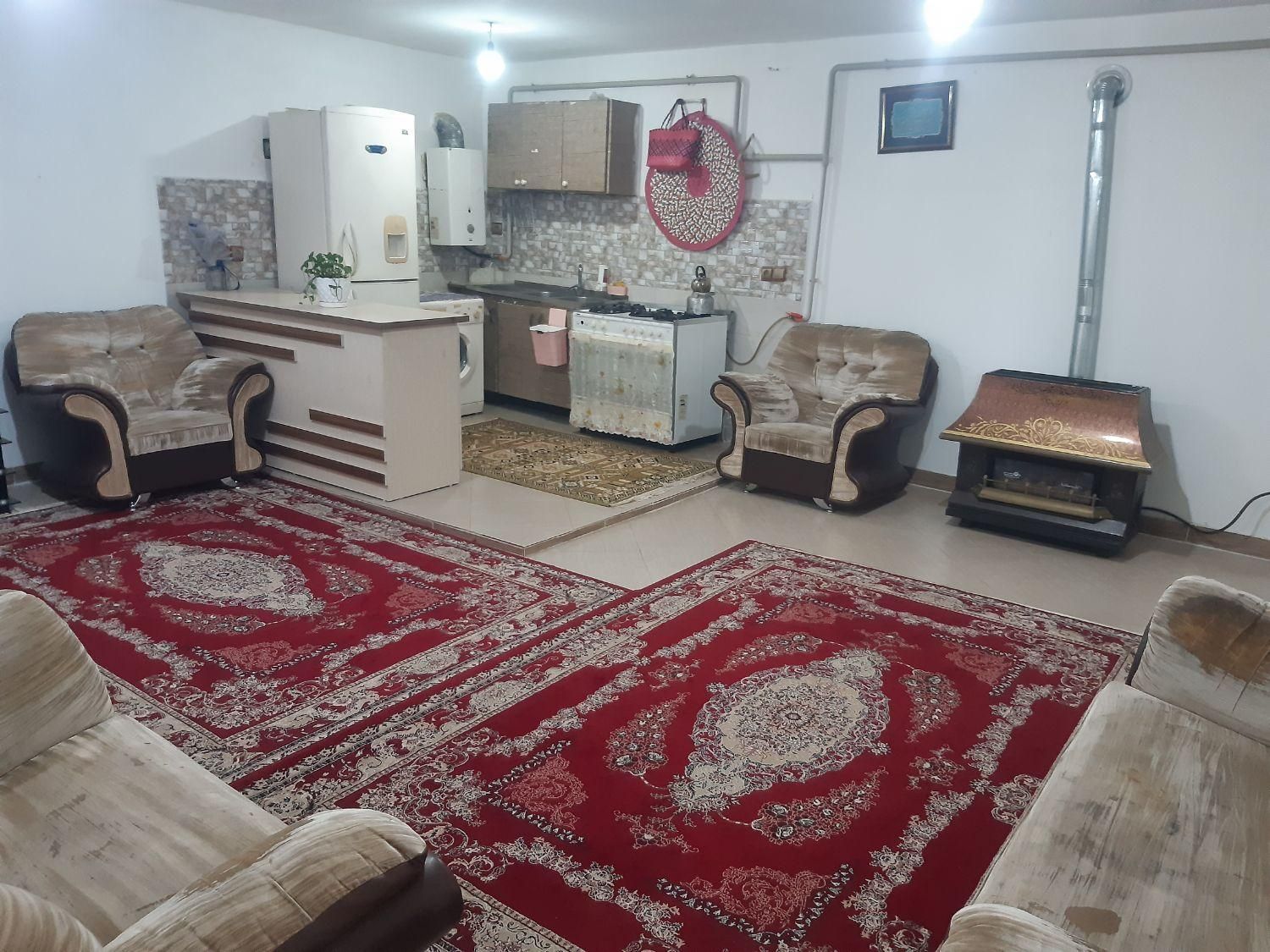خانه ویلای همراه پارکینگ در جانبازان|اجارهٔ کوتاه‌مدت آپارتمان و سوئیت|رشت, حومه رشت|دیوار