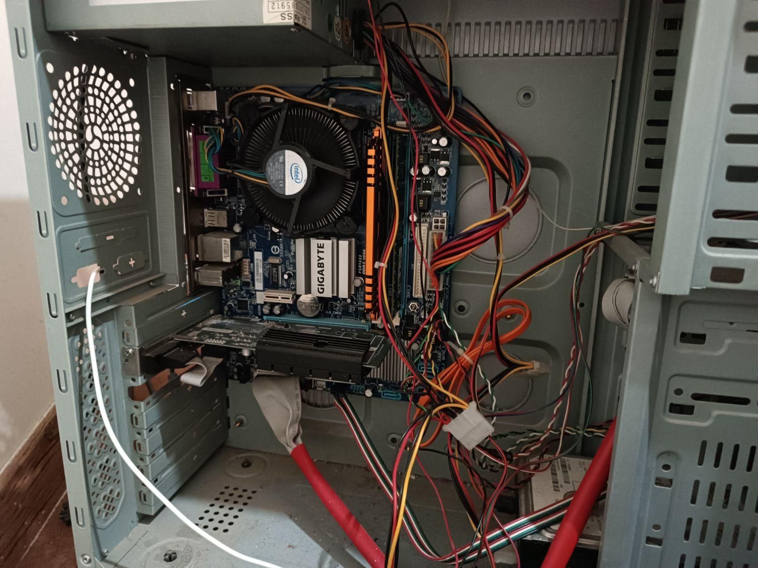 کامپیوتر کامل|رایانه رومیزی|فولادشهر, مسکن مهر فولادشهر|دیوار