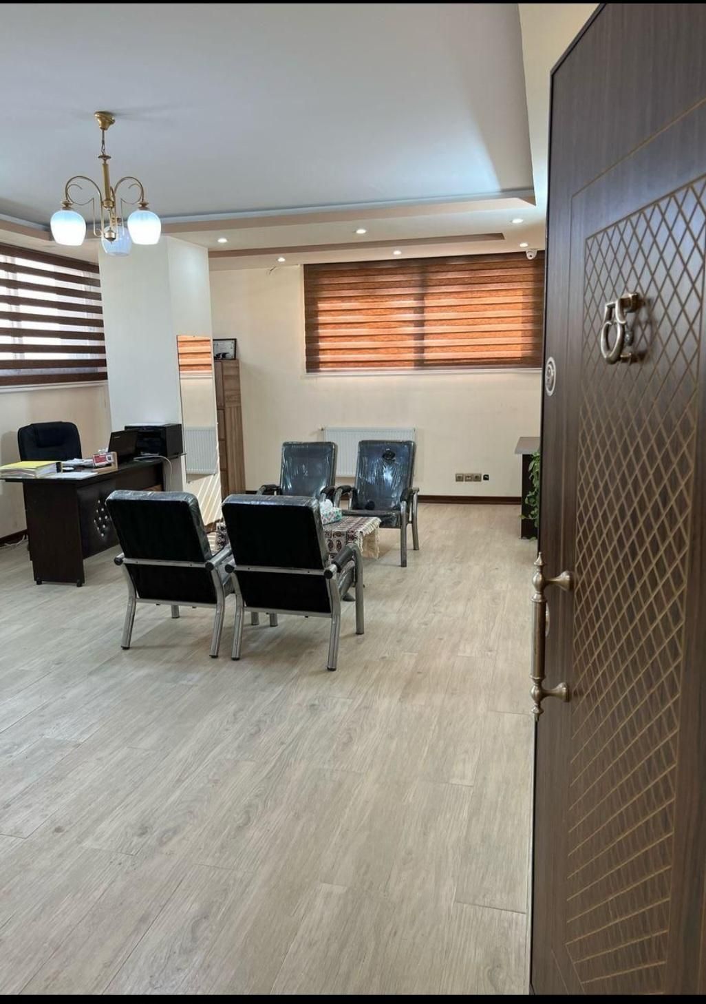 دفتر کار|اجارهٔ دفتر کار، اتاق اداری، مطب|اصفهان, برازنده|دیوار