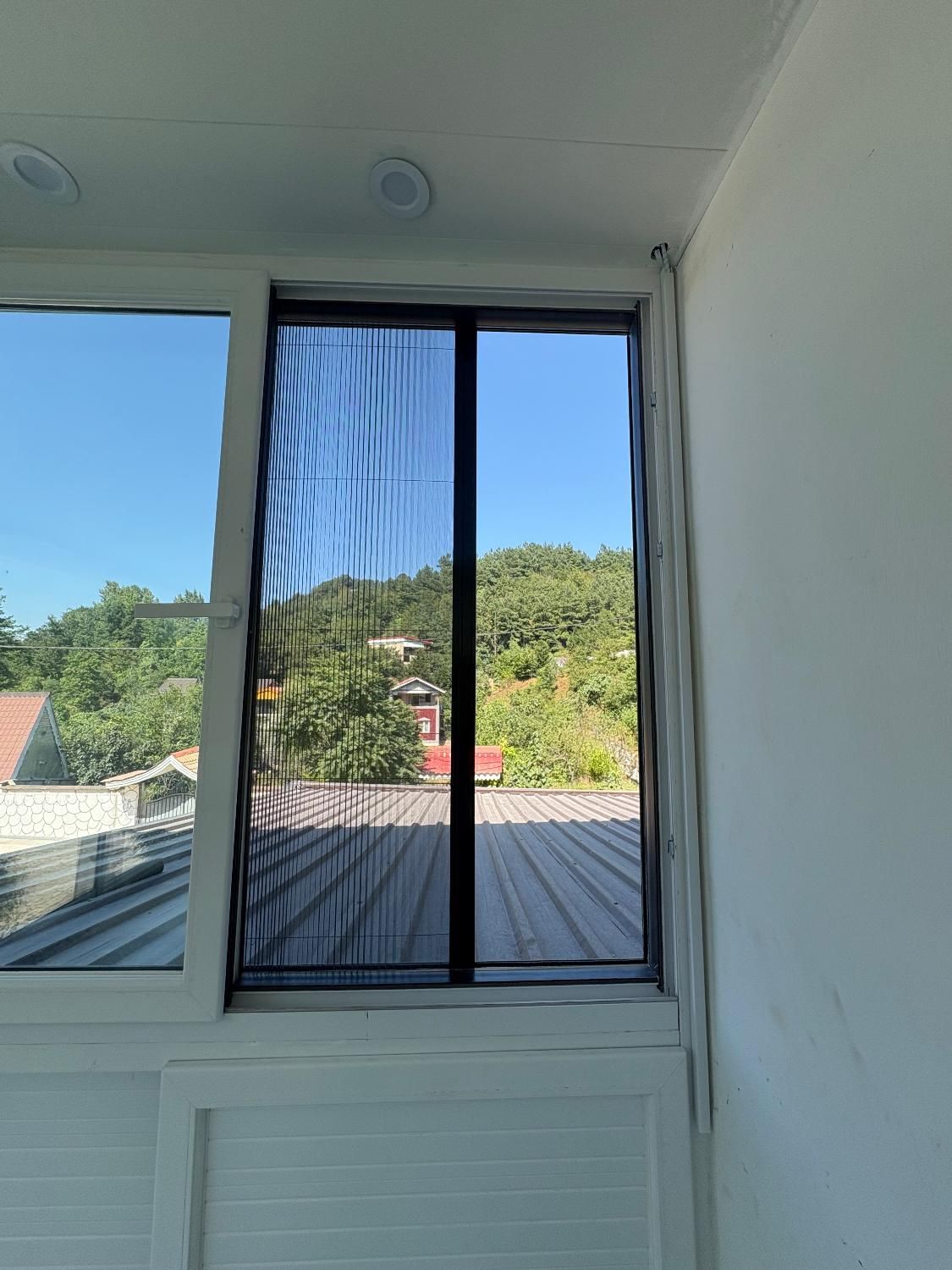 تولید ونصب توری پلیسه اجرا روی تمام چهارچوب آستارا|خدمات پیشه و مهارت|آستارا, |دیوار